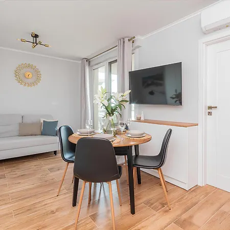 Flatbook - Enklawa Apartment
